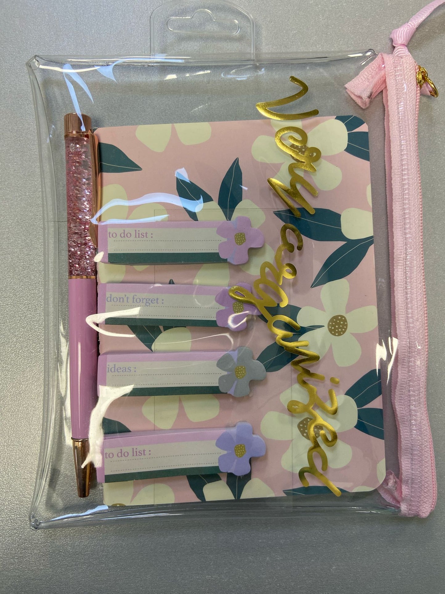 Set Cancelleria - Astuccio con taccuino, Penne, Post it